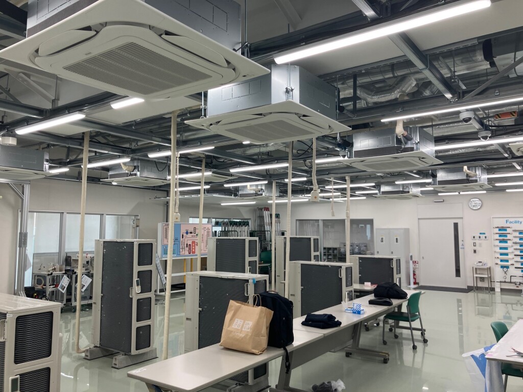 東京冷機工業実習室