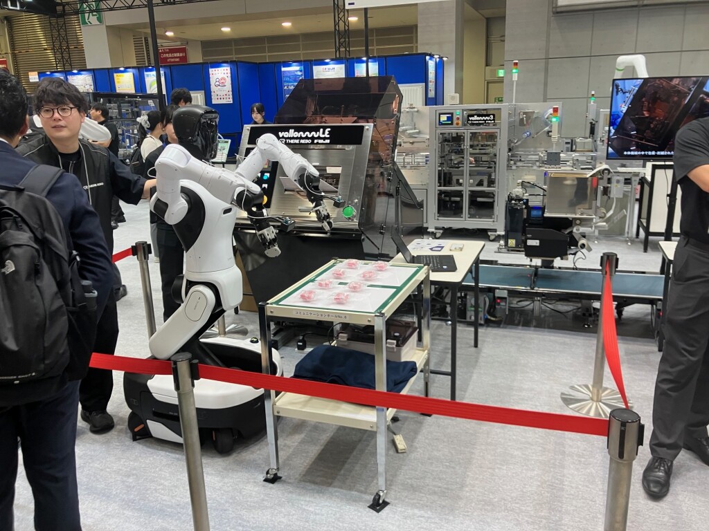国際物流展ロボット